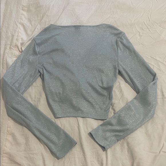 ✨ 3 for $20 Bundle Deal ✨ Wild Fable Shimmering Blue Silver Ruched Blouse - Picture 5 of 5